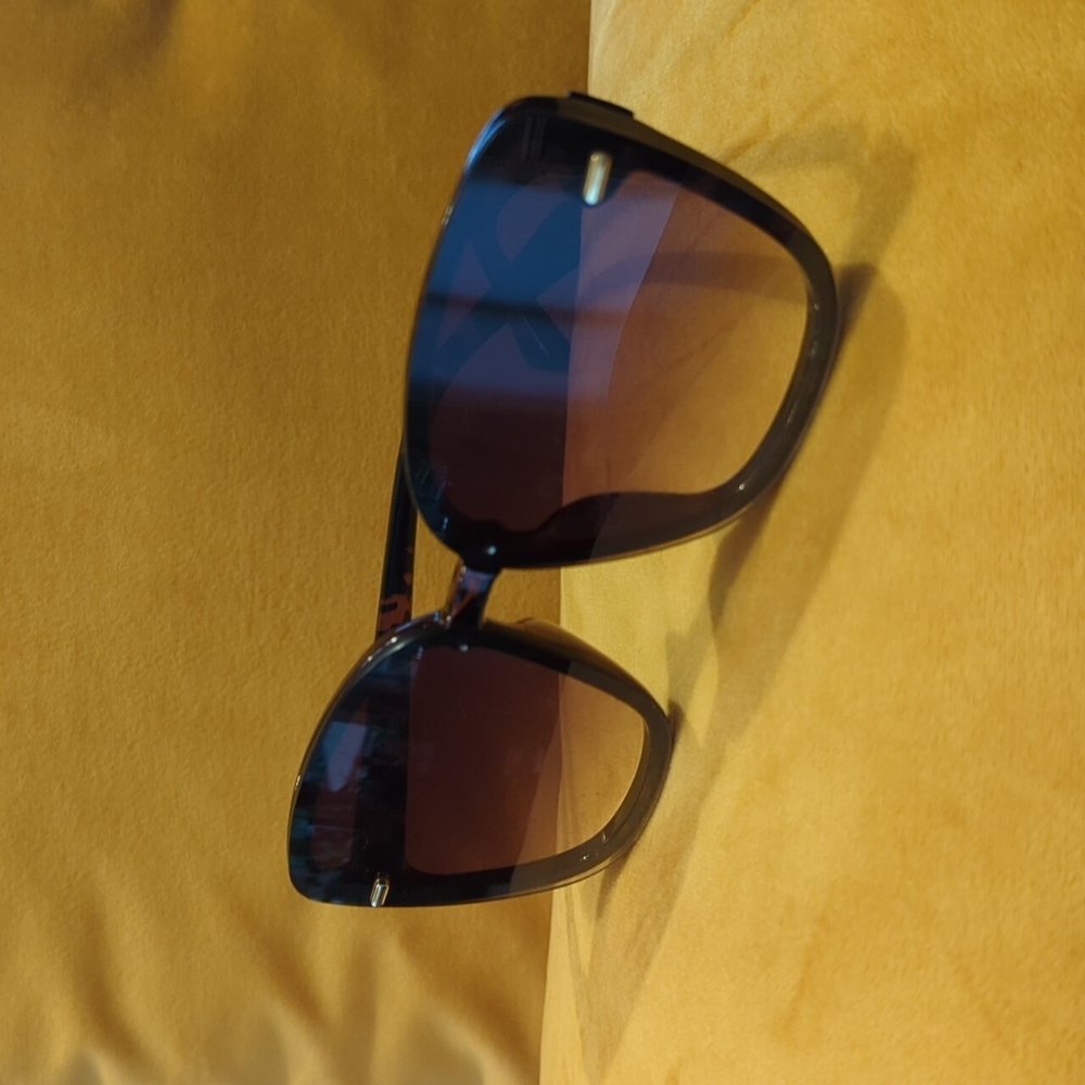 Vince Camuto Backframe Square Sunglasses - Brown - Picture 4 of 5